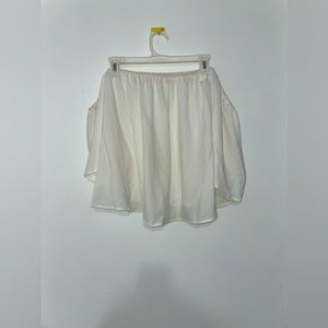 Size S Off the Shoulder Top